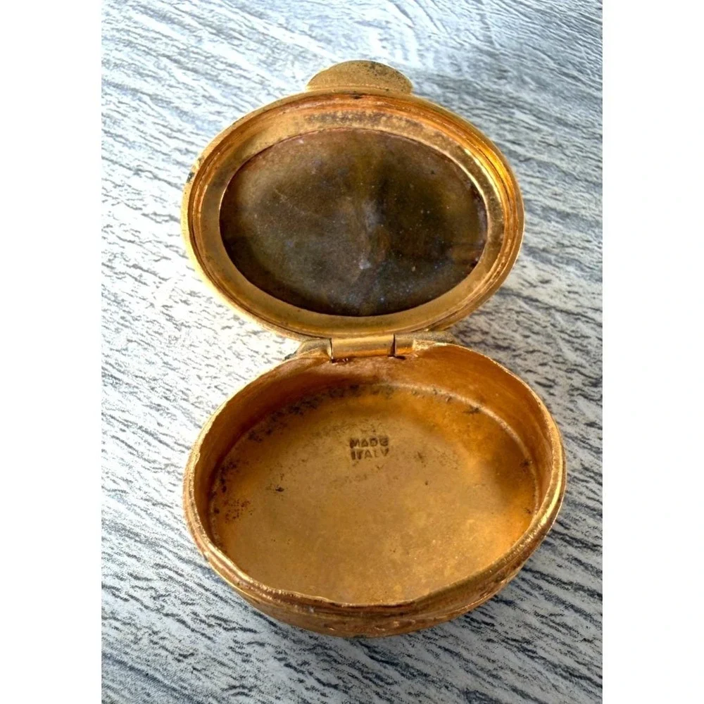 Vtg Pill Trinket Box Gold Gilt Metal Oval Hinged Lid Painting Under Glass Italy